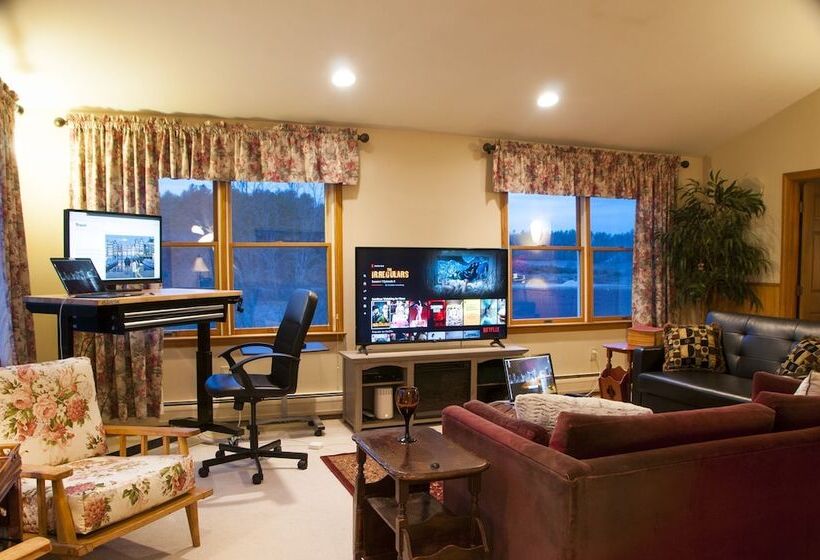 On Cranberry Pond B&b