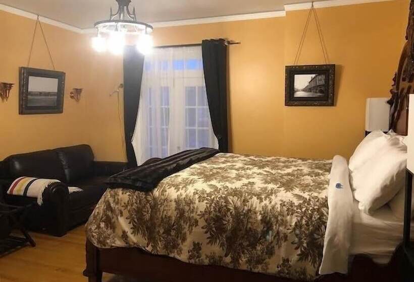 Pendleton House Historic Inn And B&b