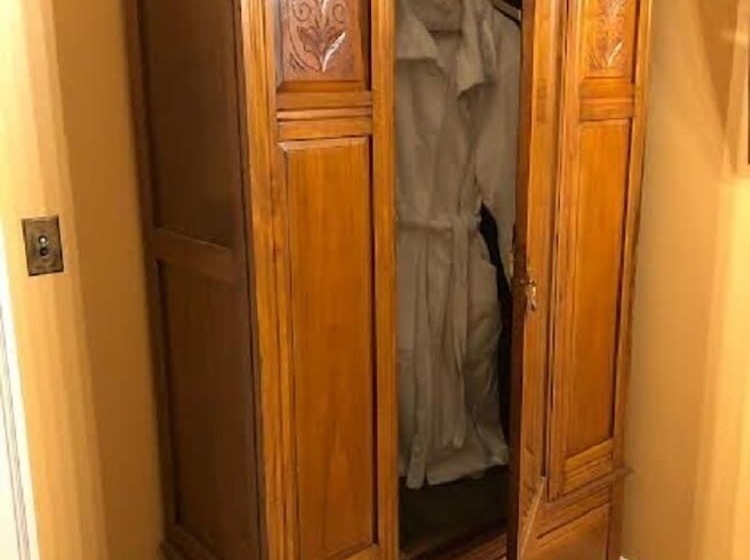 Pendleton House Historic Inn And B&b