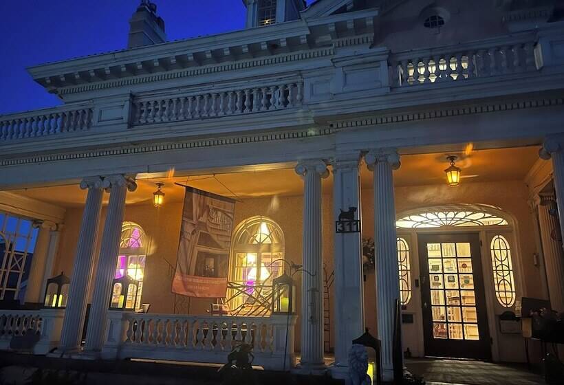 Pendleton House Historic Inn And B&b