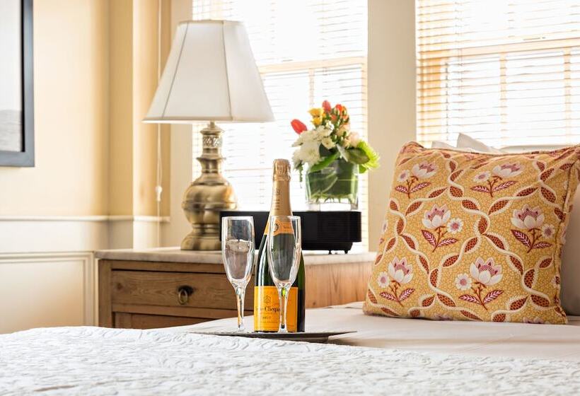 منتجع Brass Key Guesthouse Adults Only