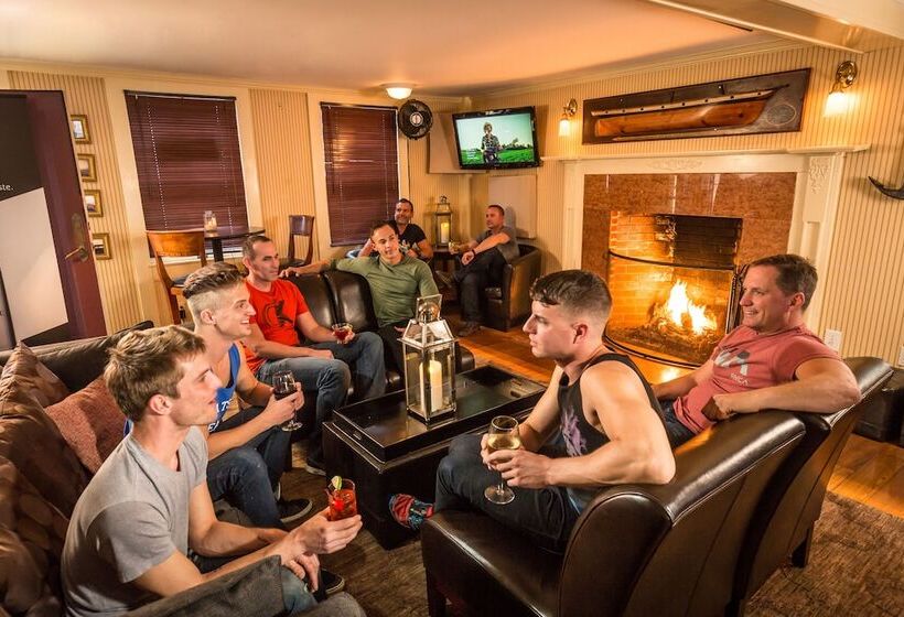 استراحتگاه Brass Key Guesthouse Adults Only
