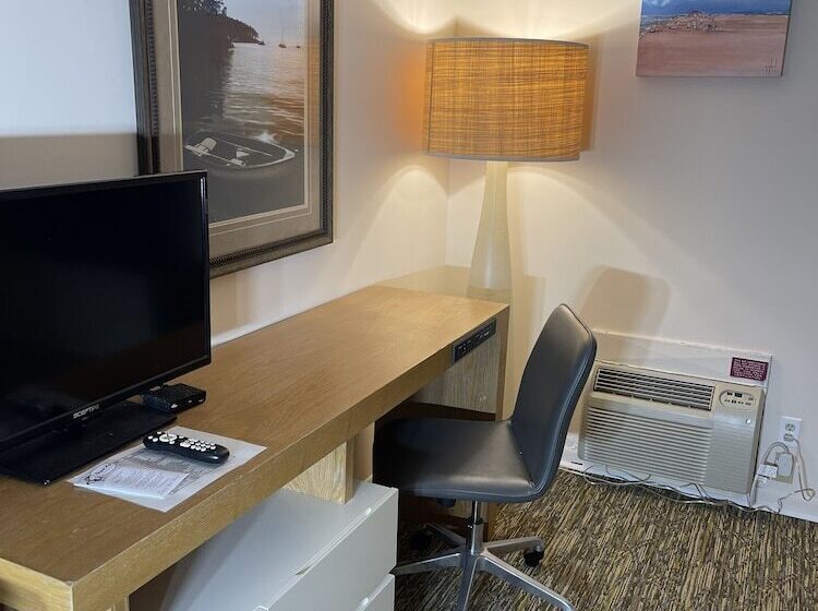 渡假胜地  Rodeway Inn