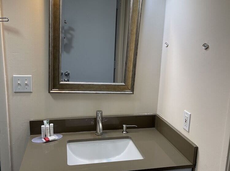 渡假胜地  Rodeway Inn