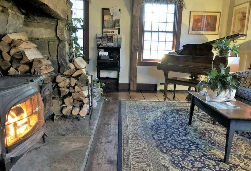 Riverwind Inn Bed And Breakfast