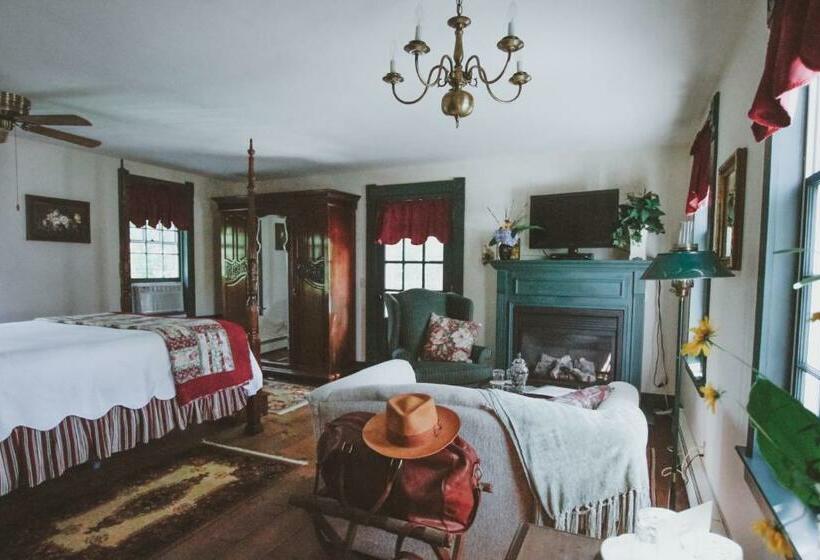 Riverwind Inn Bed And Breakfast