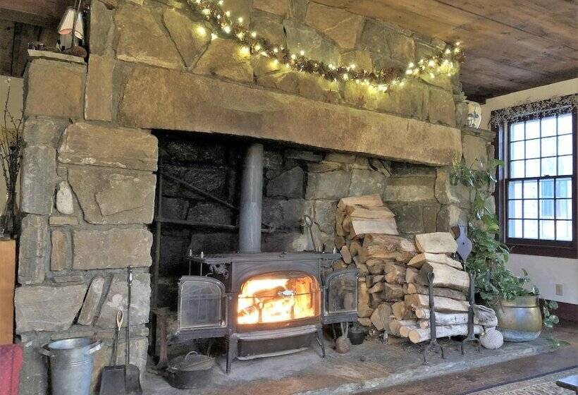 Riverwind Inn Bed And Breakfast