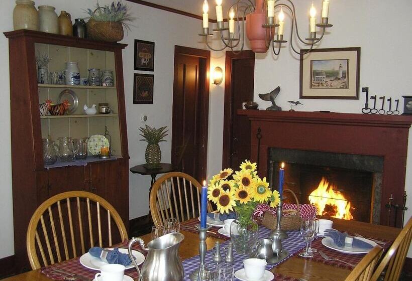 Riverwind Inn Bed And Breakfast