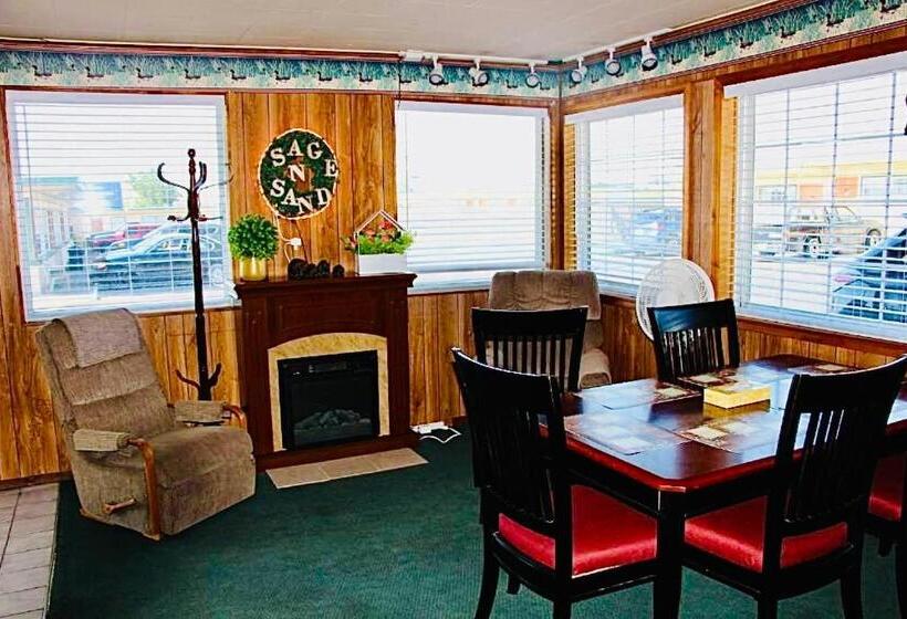 Sage N Sand Motel