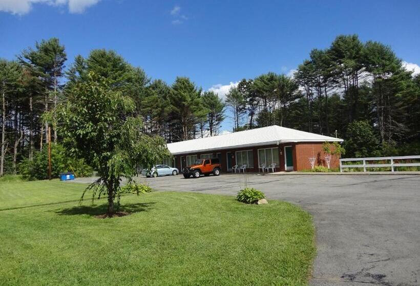 Sara Glen Motel   Saratoga Springs Glens Falls