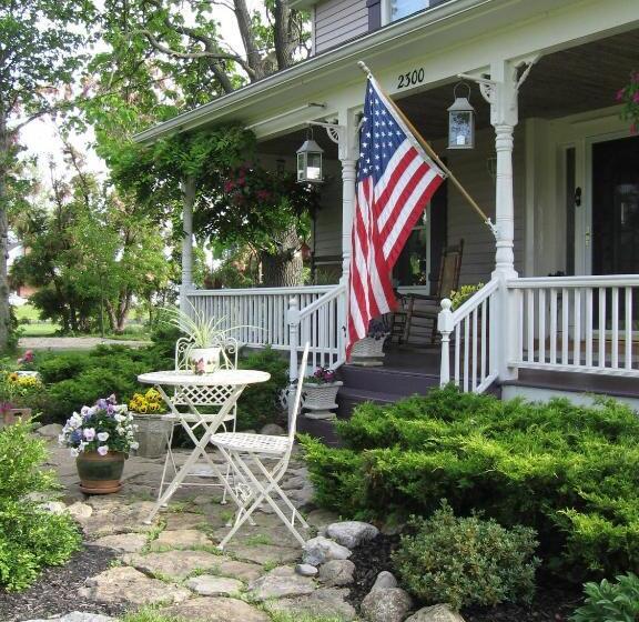 The Bella Ella Bed And Breakfast