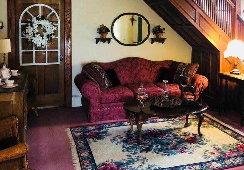 The Bella Ella Bed And Breakfast