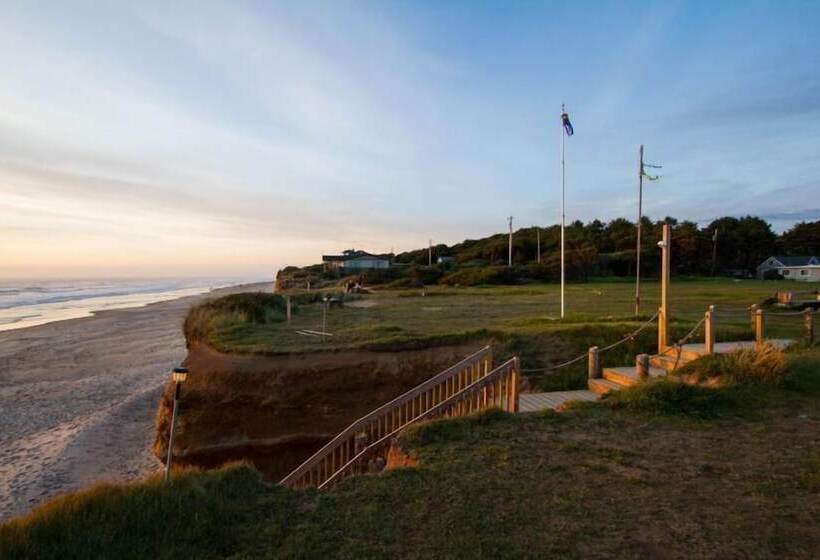 Tillicum Beach Motel   Formerly Deane S Oceanfront Lodge