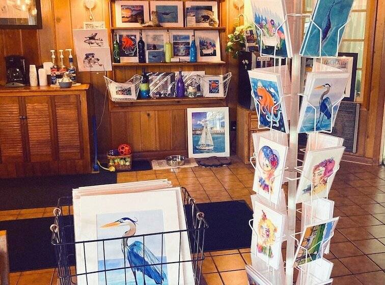 Tillicum Beach Motel   Formerly Deane S Oceanfront Lodge