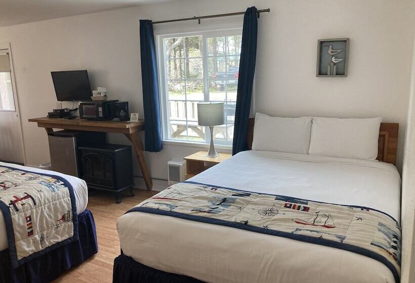 Tillicum Beach Motel   Formerly Deane S Oceanfront Lodge