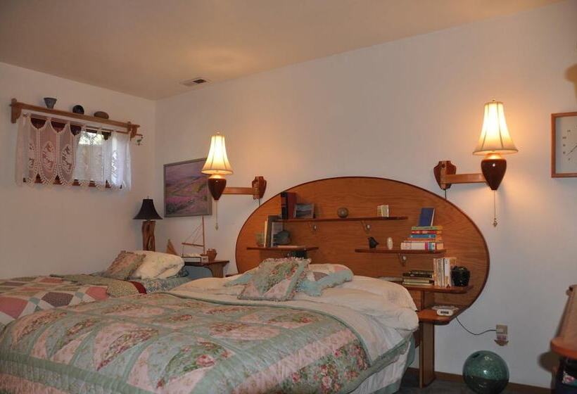 Whalesong Bed And Breakfast