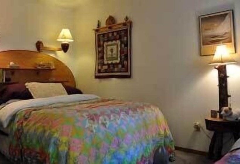 Whalesong Bed And Breakfast