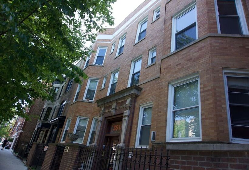 Wrigley Hostel   Chicago