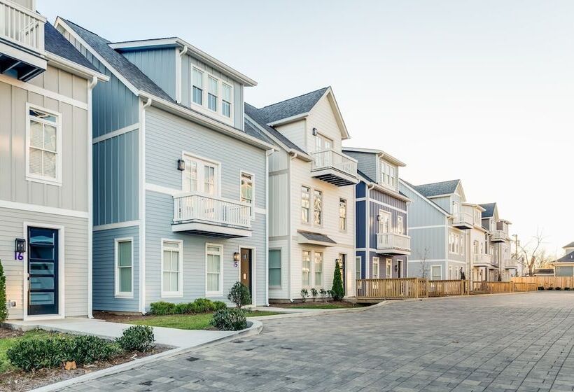 Connie & Tammy By Avantstay 2 Unit Buyout W/ 8br In Heart Of Nashville