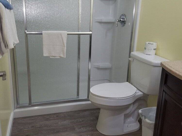 A Holiday Motel Maggie Valley