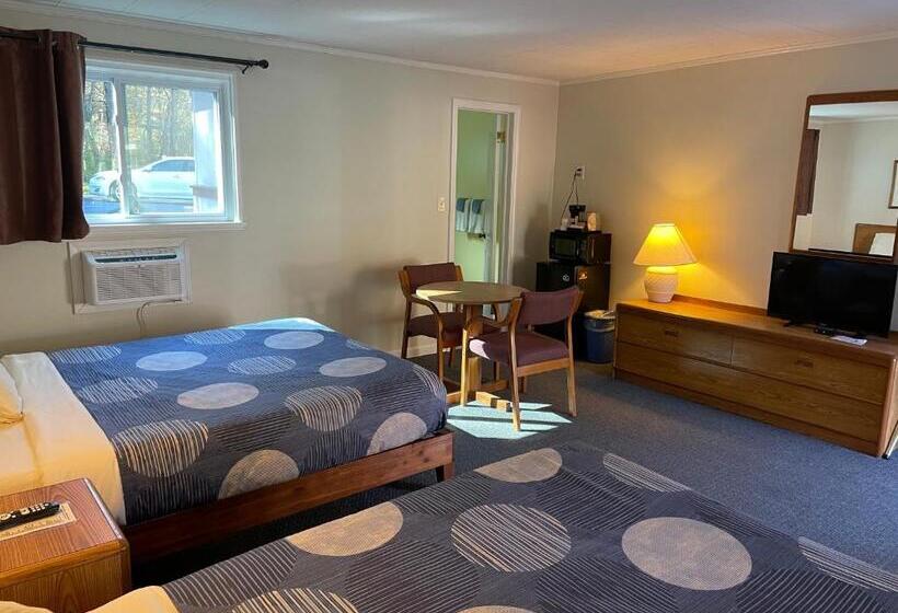 A Holiday Motel Maggie Valley