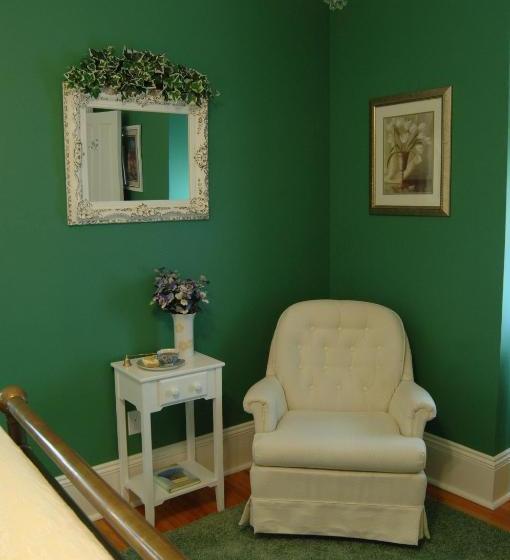 1840 Inn On The Main Bed And Breakfast