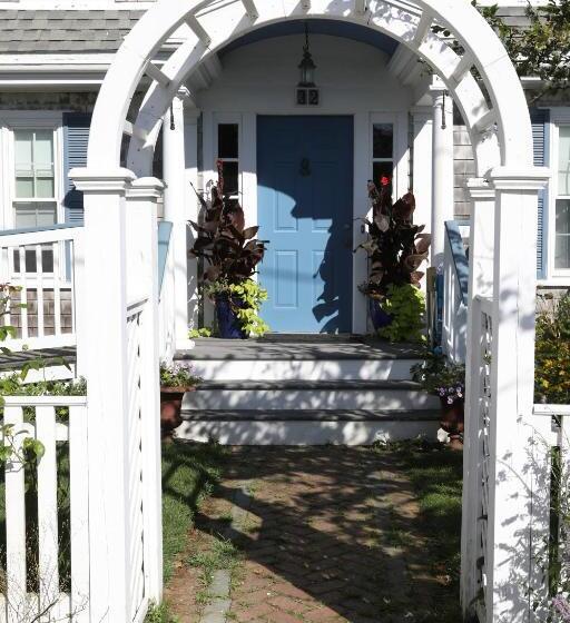 An English Garden Bed & Breakfast