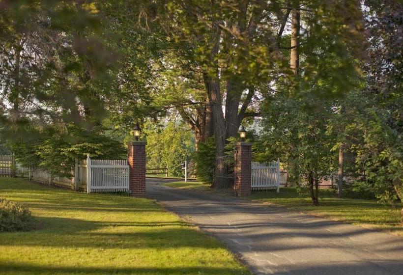 تختخواب و صبحانه Applegate Inn