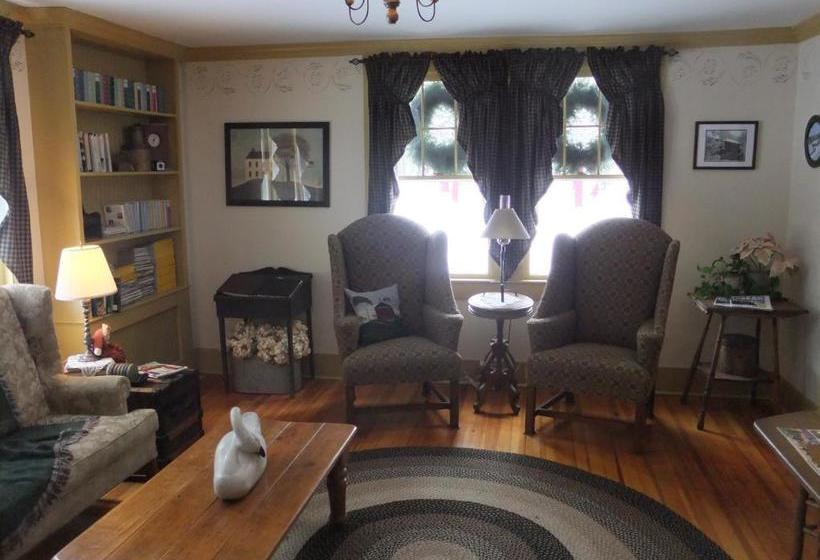 민박 Covered Bridge House