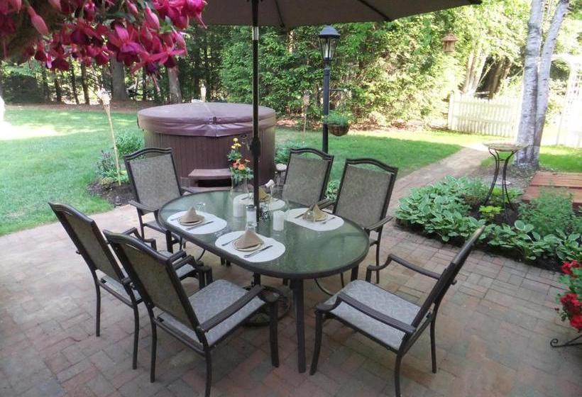 민박 Covered Bridge House