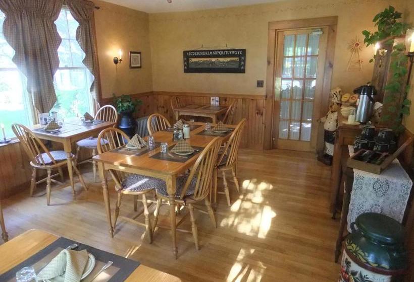 민박 Covered Bridge House