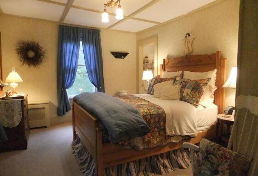 민박 Covered Bridge House