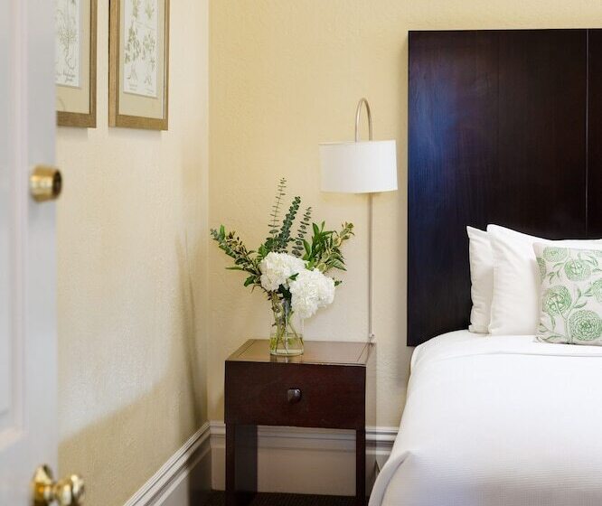 צימר Healdsburg Inn On The Plaza, A Four Sisters Inn