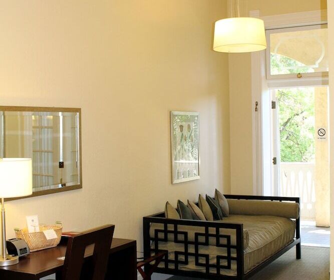 Bed and Breakfast Healdsburg Inn On The Plaza, A Four Sisters Inn