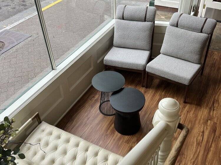 Bed and Breakfast Healdsburg Inn On The Plaza, A Four Sisters Inn