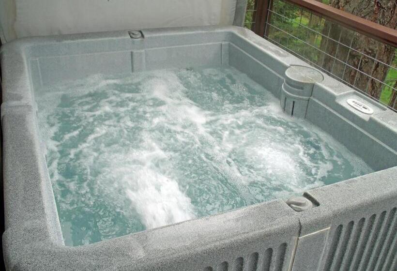 مبيت وإفطار Inn To The Woods