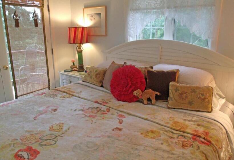 مبيت وإفطار Inn To The Woods