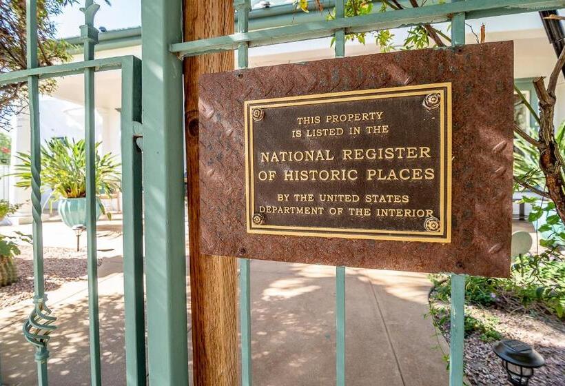 تختخواب و صبحانه The Blenman Inn