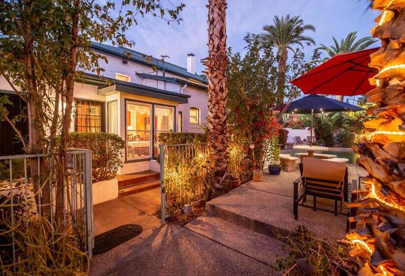 تختخواب و صبحانه The Blenman Inn