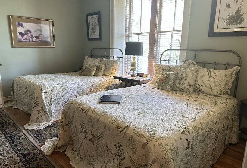 تختخواب و صبحانه The Blenman Inn