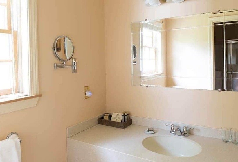 민박 The Inn At Stockbridge