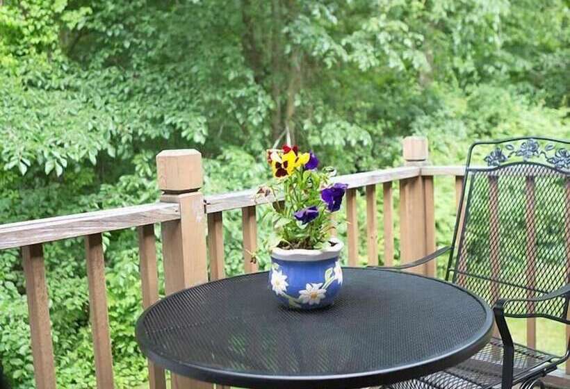 민박 The Inn At Stockbridge