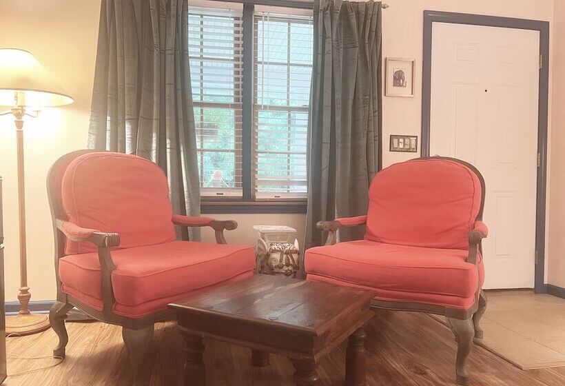 민박 The Inn At Stockbridge