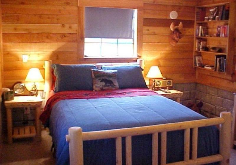 تختخواب و صبحانه Trail S End Guest House