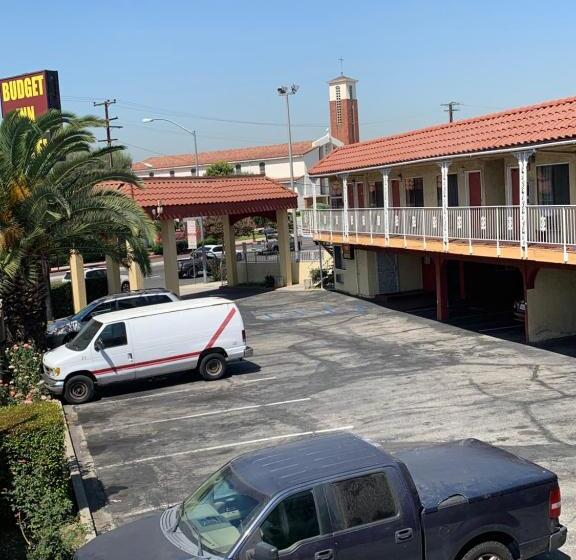 Budget Inn Motel