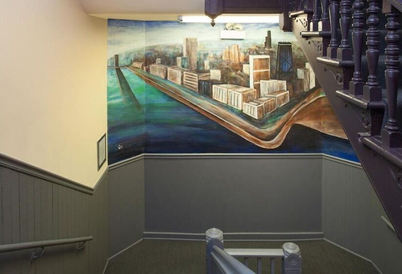 Chicago Parthenon Hostel