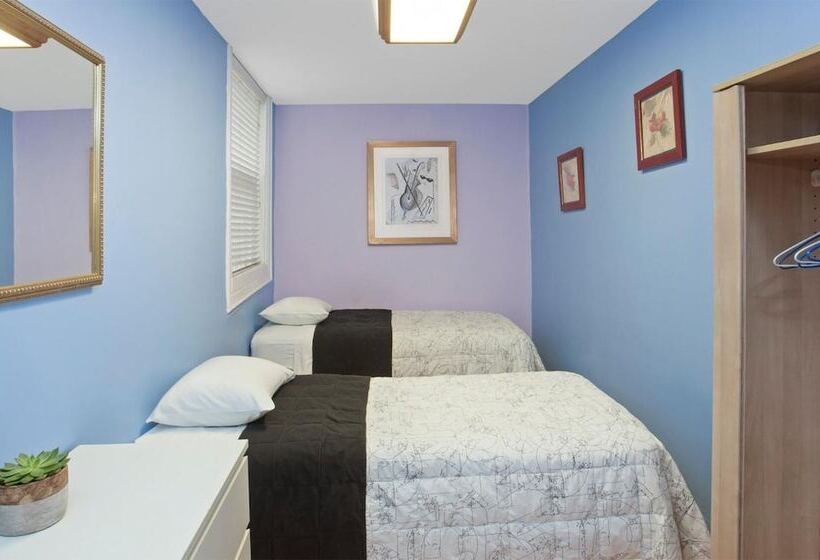 Chicago Parthenon Hostel