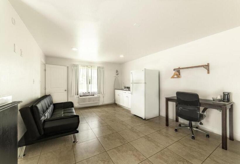 Everglades City Motel   Everglades Adventures Inn