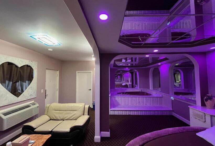 Gallery Holiday Motel