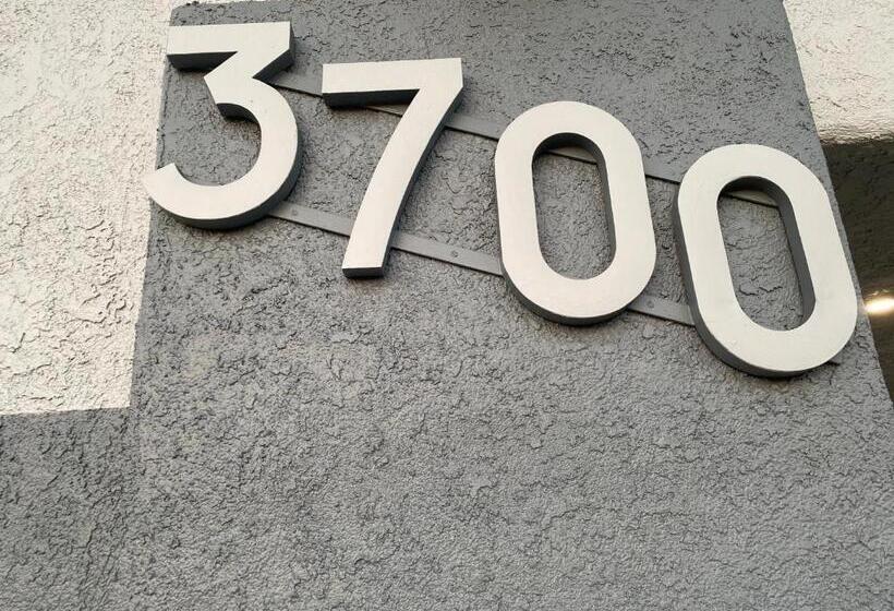 Golden West Manor Motel